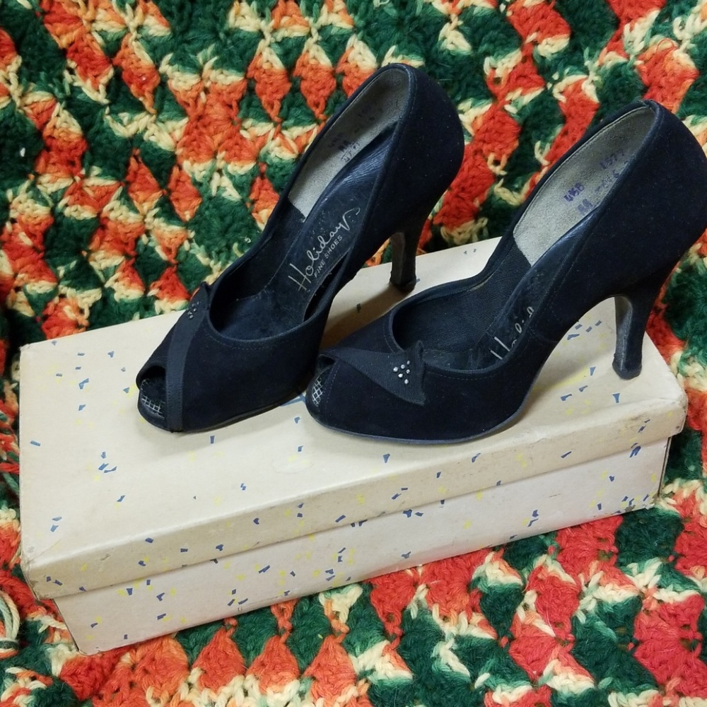 Vintage peep toe heels